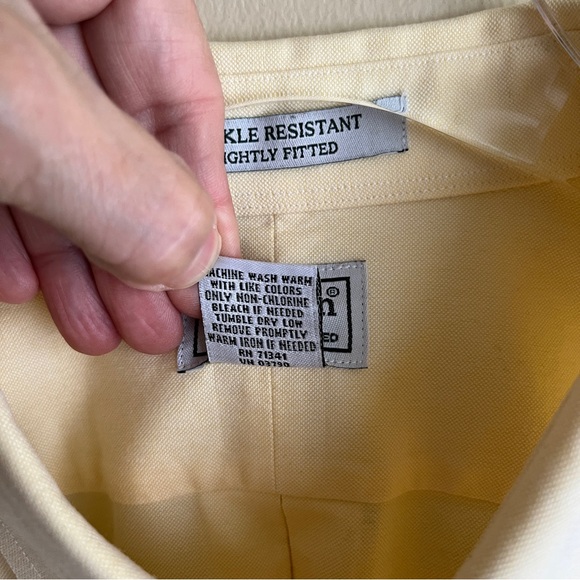 LL Bean Button-down Shirt Yellow Size 18-35 Wrinkle Resistant Slightly Fitted - Picture 6 of 7